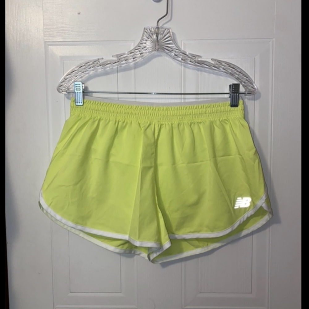 NWOT New Balance SZ M Yellow Active Shorts